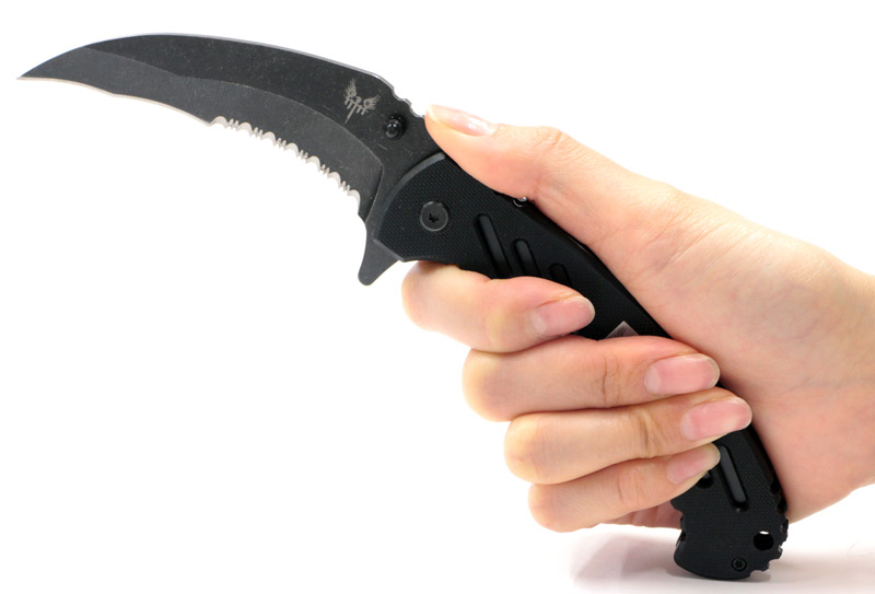 ブラックカランビットハーフセレーションナイフ
