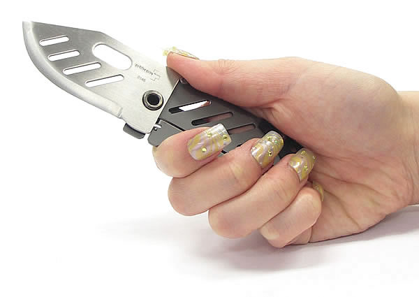 3mm極薄カードナイフ　ネックレスナイフ兼用2